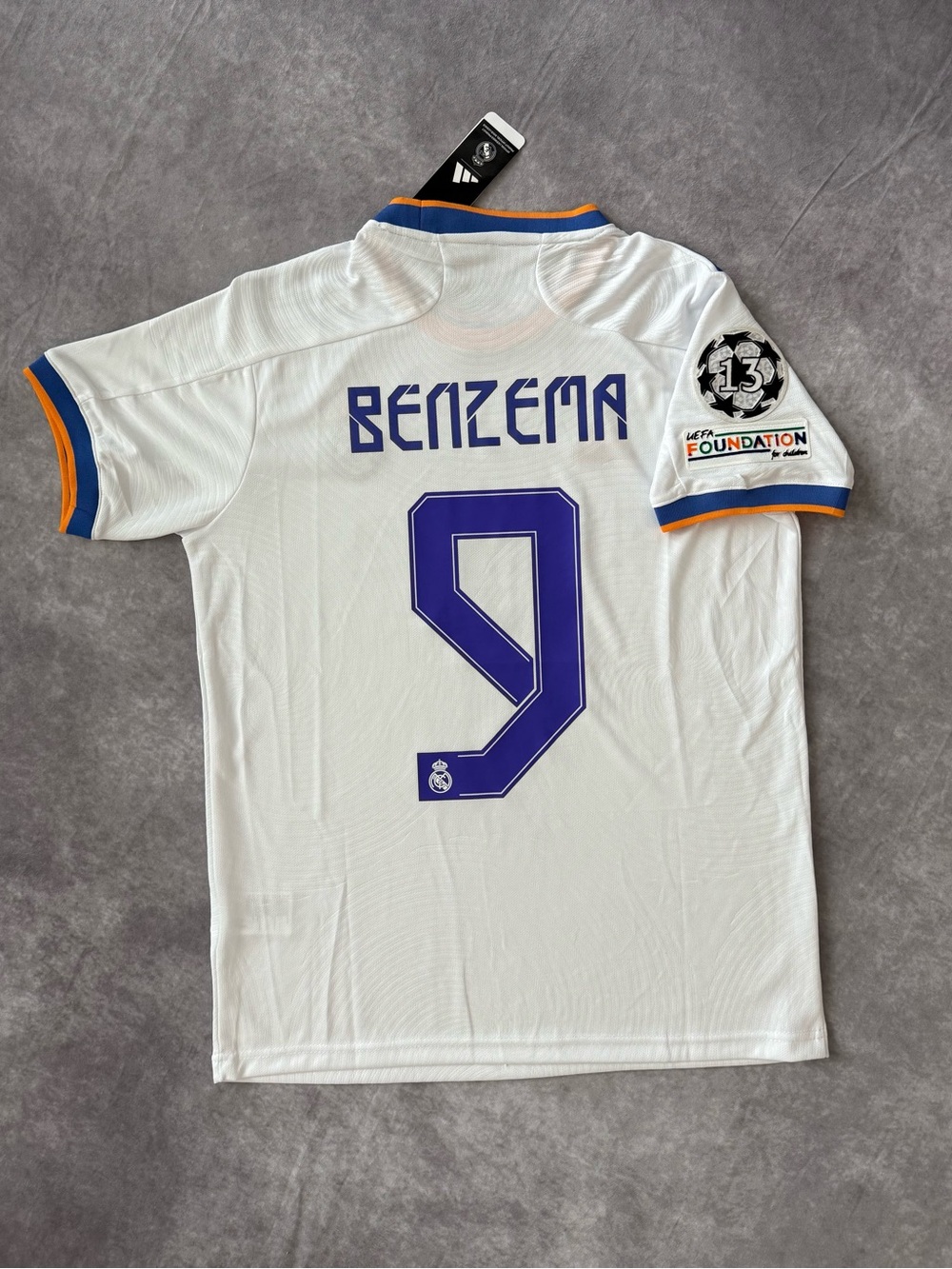 Real Madrid Benzema 9 Champions League Final 2022
